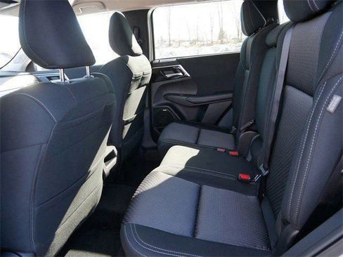 New 2026 Mitsubishi Outlander ES image 5