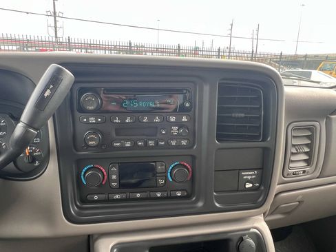 Used 2004 GMC Sierra 2500 SLT w/ Skid Plate Package image 33