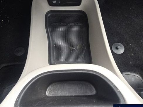 Used 2023 Chrysler Pacifica Touring-L FWD image 40