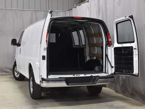 Used 2023 GMC Savana 2500 w/ Driver Convenience Package image 12