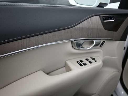 Used 2023 Volvo XC90 B6 Ultimate w/ Lounge Package image 14