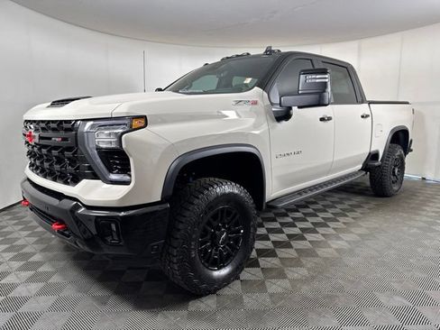 Used 2026 Chevrolet Silverado 2500 ZR2 AWD/4WD image 8