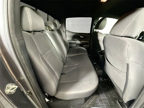 Used 2018 Toyota Tacoma TRD Sport image 24
