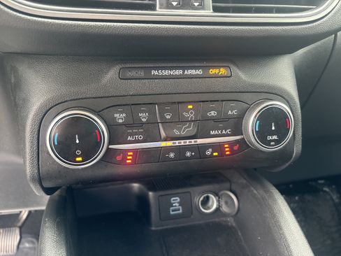 Used 2023 Ford Escape Active w/ Cold Weather Package FWD image 17