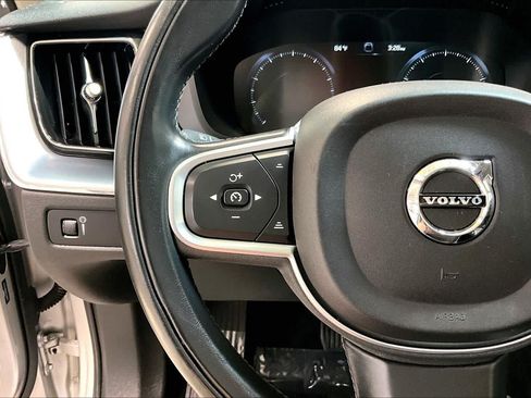 Used 2019 Volvo XC60 T6 Momentum w/ Advanced Package AWD/4WD image 23