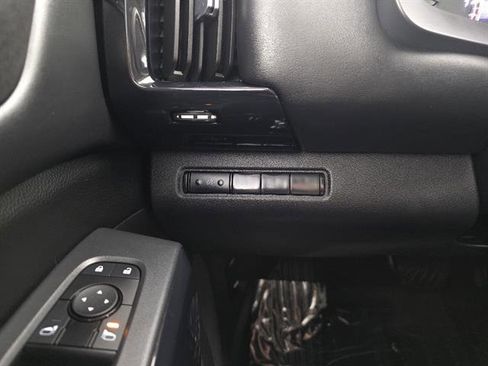 Used 2025 Nissan Pathfinder S w/ Cargo Package image 44