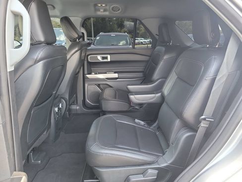 Certified 2020 Ford Explorer XLT w/ Equipment Group 202A RWD image 11