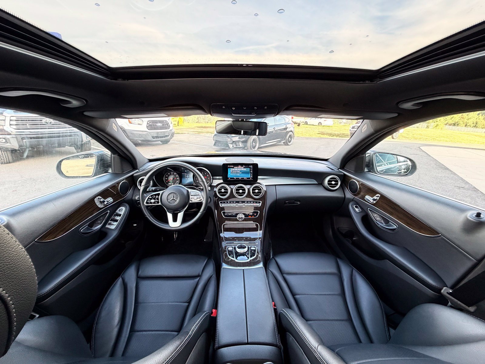 Used 2019 Mercedes-Benz C 300 Sedan image 2