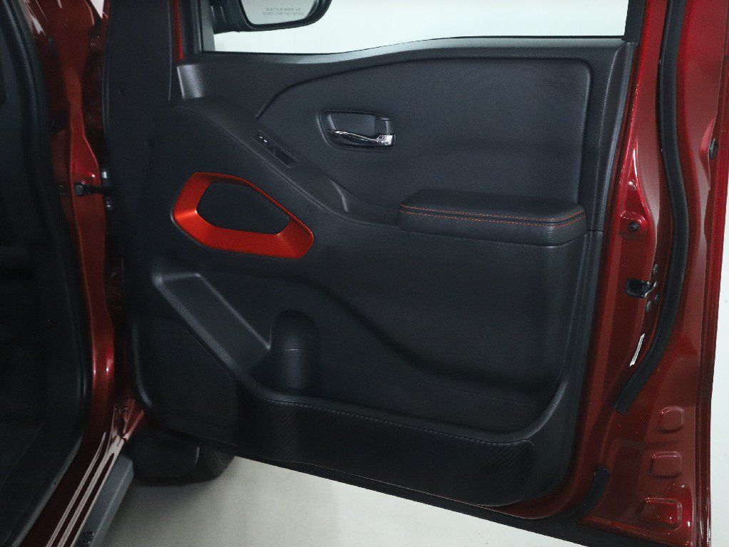 Used 2022 Nissan Frontier PRO-4X w/ Technology Package AWD/4WD image 33