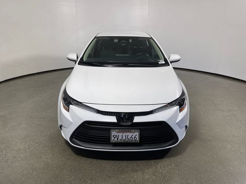 Certified 2025 Toyota Corolla LE FWD image 8