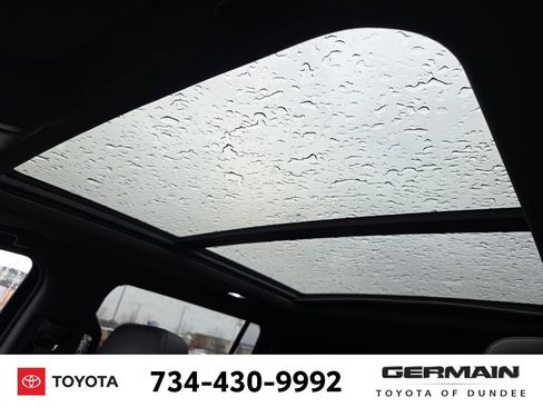 Used 2022 Chevrolet Suburban LT w/ LT Signature Package image 34