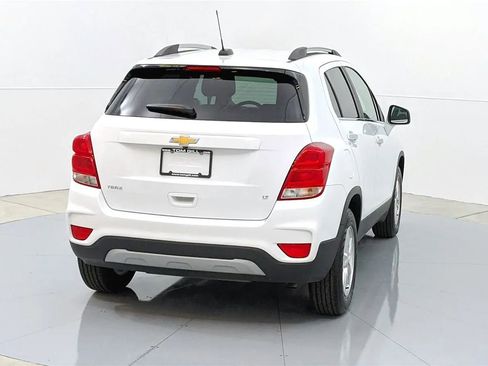 Used 2018 Chevrolet Trax LT w/ LT Convenience Package image 4