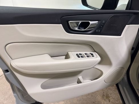 New 2026 Volvo XC60 B5 Ultra w/ Protection Package Premier image 17
