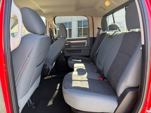 Used 2020 RAM 1500 Classic SLT w/ Luxury Group RWD image 17