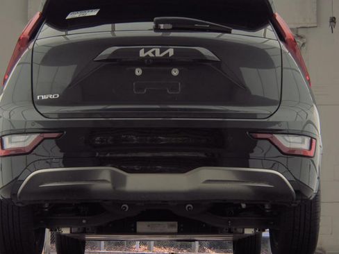 Certified 2023 Kia Niro Wave FWD image 7