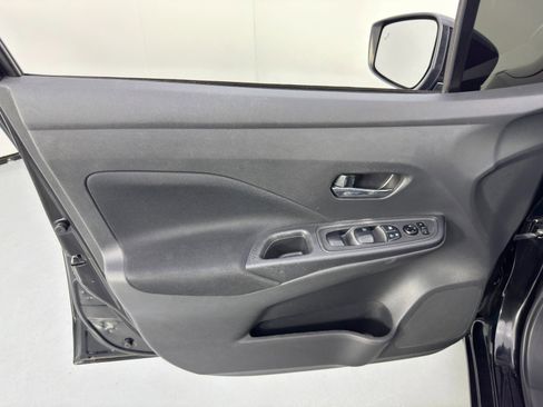 Used 2021 Nissan Versa SV image 33