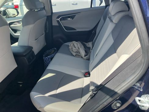 Used 2019 Toyota RAV4 Limited AWD/4WD image 8