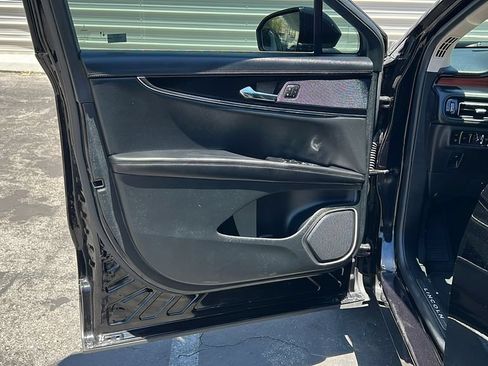 Certified 2023 Lincoln Nautilus Reserve AWD/4WD image 8