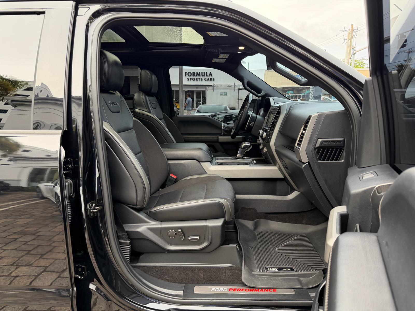 Used 2019 Ford F150 Raptor w/ Equipment Group 802A Luxury AWD/4WD image 50
