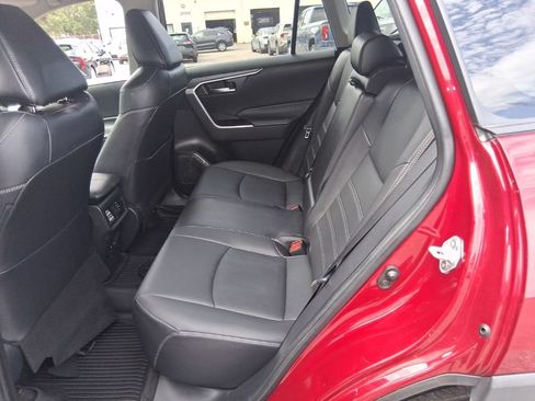 Used 2022 Toyota RAV4 XLE Premium AWD/4WD image 18