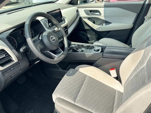 Used 2023 Nissan Rogue SV image 13