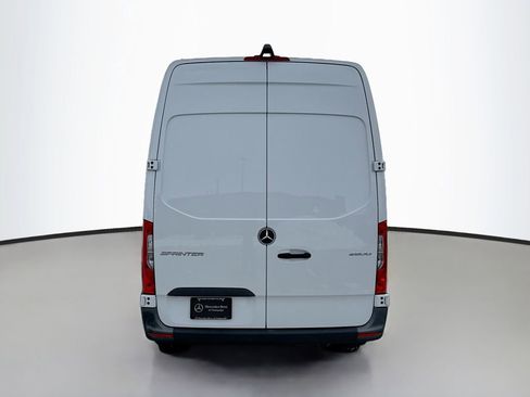 Used 2023 Mercedes-Benz Sprinter 2500 image 6