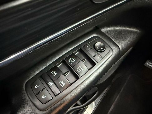 Used 2020 Jeep Grand Cherokee Limited w/ Luxury Group II image 12