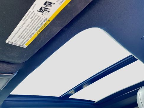 Used 2023 Cadillac XT5 Sportv w/ Technology Package image 23