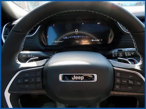 New 2025 Jeep Grand Cherokee L Limited image 16