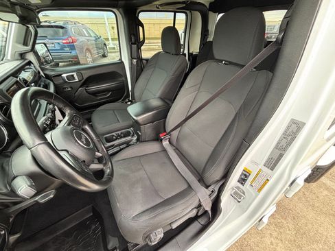 Used 2022 Jeep Gladiator Sport image 15