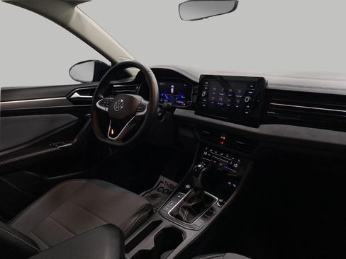 Used 2025 Volkswagen Jetta SE FWD image 18
