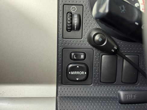 Used 2007 Toyota FJ Cruiser 4WD image 16