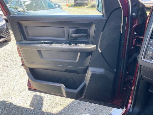 Used 2018 RAM 1500 Express w/ Express Value Package AWD/4WD image 23