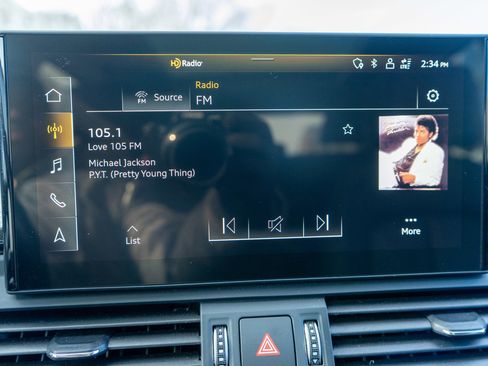 Used 2023 Audi Q5 2.0T Premium w/ Convenience Package image 17