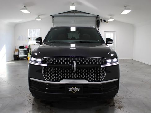 New 2026 Lincoln Navigator Reserve AWD/4WD image 2