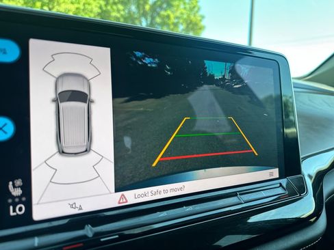 Certified 2025 Volkswagen Atlas SE AWD/4WD image 16