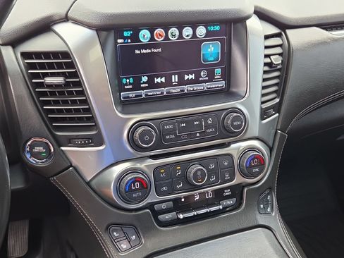 Used 2019 Chevrolet Suburban Premier w/ Premier Plus Edition RWD image 22