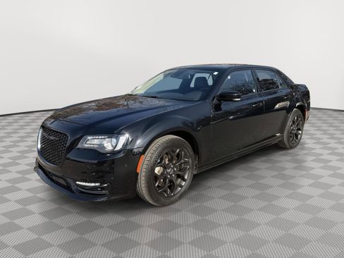 Used 2023 Chrysler 300 Touring L w/ Popular Equipment Group image 6