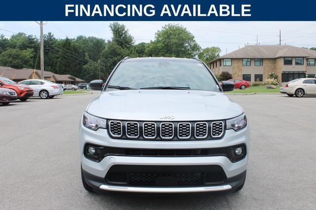 Used 2025 Jeep Compass Limited AWD/4WD image 3
