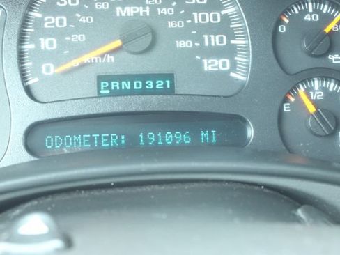 Used 2003 Chevrolet Avalanche 4x4 w/ Suspension Package, Off-Road image 24
