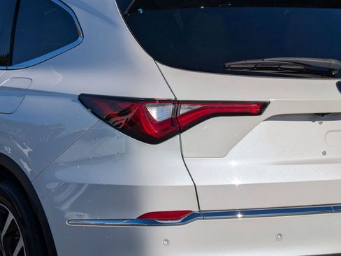 Used 2023 Acura MDX SH-AWD w/ Technology Package image 13