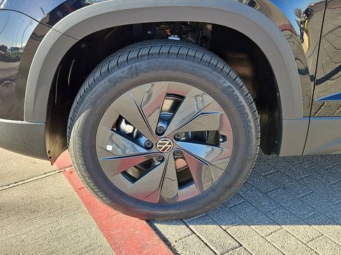 New 2026 Volkswagen Taos S image 6