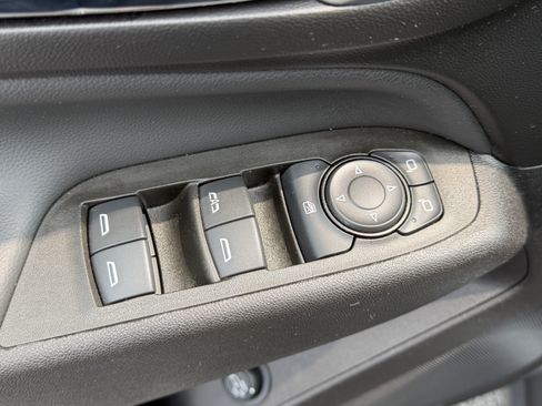 Used 2024 Chevrolet Equinox LT FWD image 29