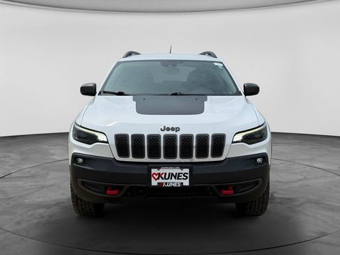 Used 2019 Jeep Cherokee Trailhawk AWD/4WD image 4