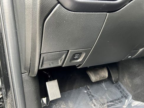 Used 2023 RAM 2500 Limited image 35