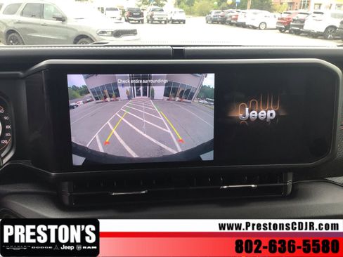 Used 2025 Jeep Wrangler Unlimited Rubicon AWD/4WD image 20