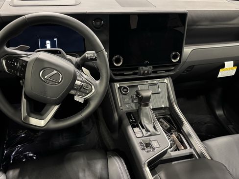 Used 2026 Lexus GX 550 w/ Accessory Package (2T) AWD/4WD image 15