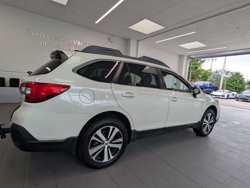 Used 2018 Subaru Outback 2.5i Limited image 11