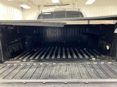 Used 2016 Toyota Tacoma TRD Off-Road w/ Premium & Technology Package image 24