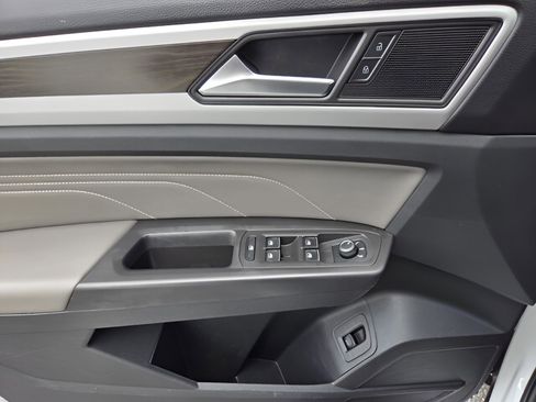 Used 2023 Volkswagen Atlas SE w/ Panoramic Sunroof Package FWD image 12